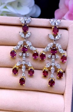 AIG Certified 11.00 Carats Siam Rubies 3.90 Ct Diamonds 18K Gold Earrings