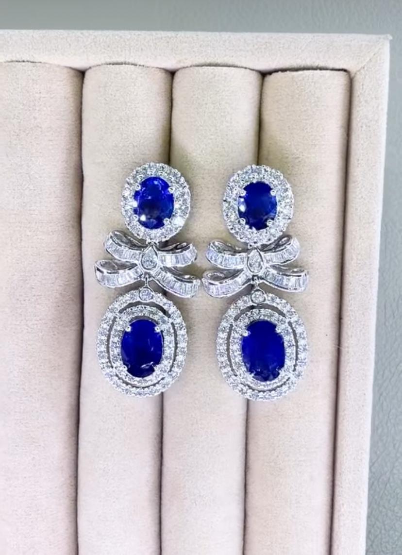 Boucles d'oreilles en or 18k certifiées AIG 11,00 ct saphirs de Ceylan 3,40 ct diamants Neuf - En vente à Massafra, IT