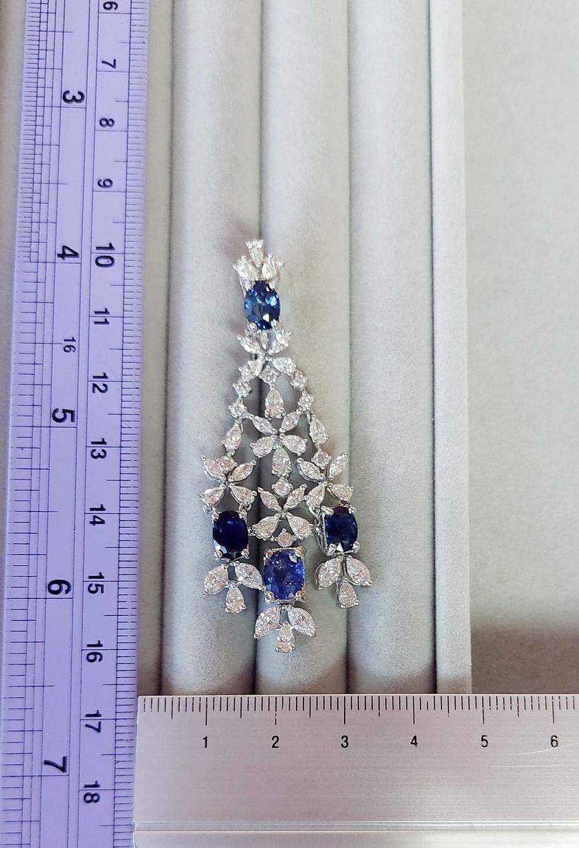 AIG Certified 11.00 Ct Ceylon Sapphires  7.80 Ct Diamonds 18K Gold  Earrings In New Condition For Sale In Massafra, IT