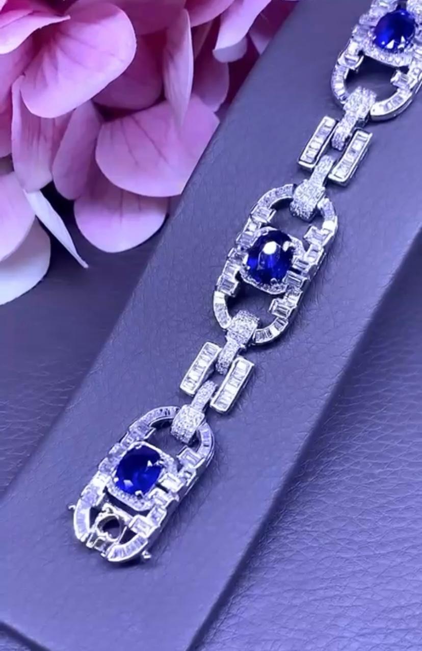Oval Cut AIG Certified 11.10 Carats Ceylon Sapphires  5.94 Ct Diamonds 18K Gold Bracelet  For Sale