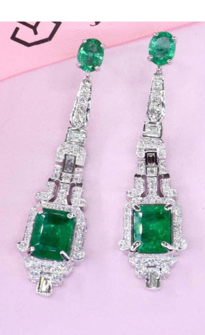 AIG Certified 11.50 Carat Zambian Emeralds 2.30 Ct Diamonds 18k Gold Earrings In condizioni Nuovo in vendita a Massafra, IT