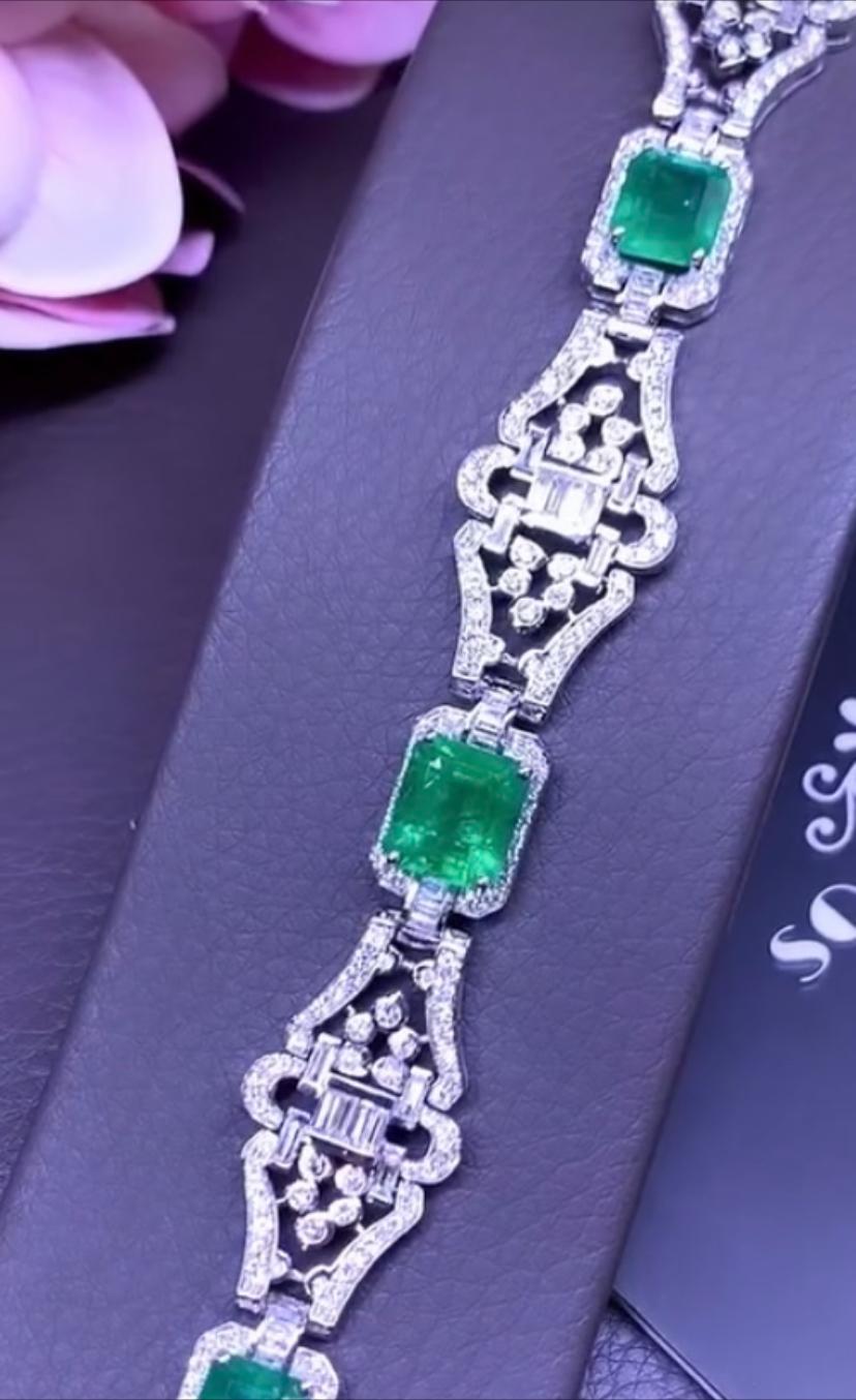 AIG Certified 11.50 Carats Zambian Emeralds  4.40 Ct Diamonds 18K Gold Bracelet  In New Condition For Sale In Massafra, IT