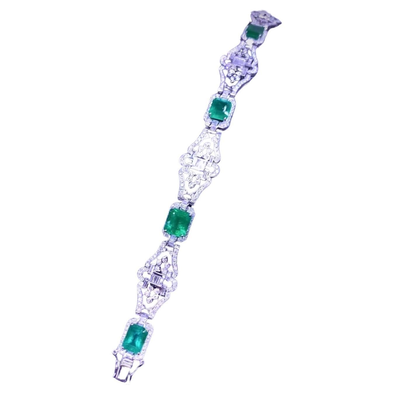 AIG Certified 11.50 Carats Zambian Emeralds  4.40 Ct Diamonds 18K Gold Bracelet 