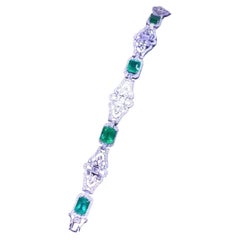 AIG Certified 11.50 Carats Zambian Emeralds  4.40 Ct Diamonds 18K Gold Bracelet 