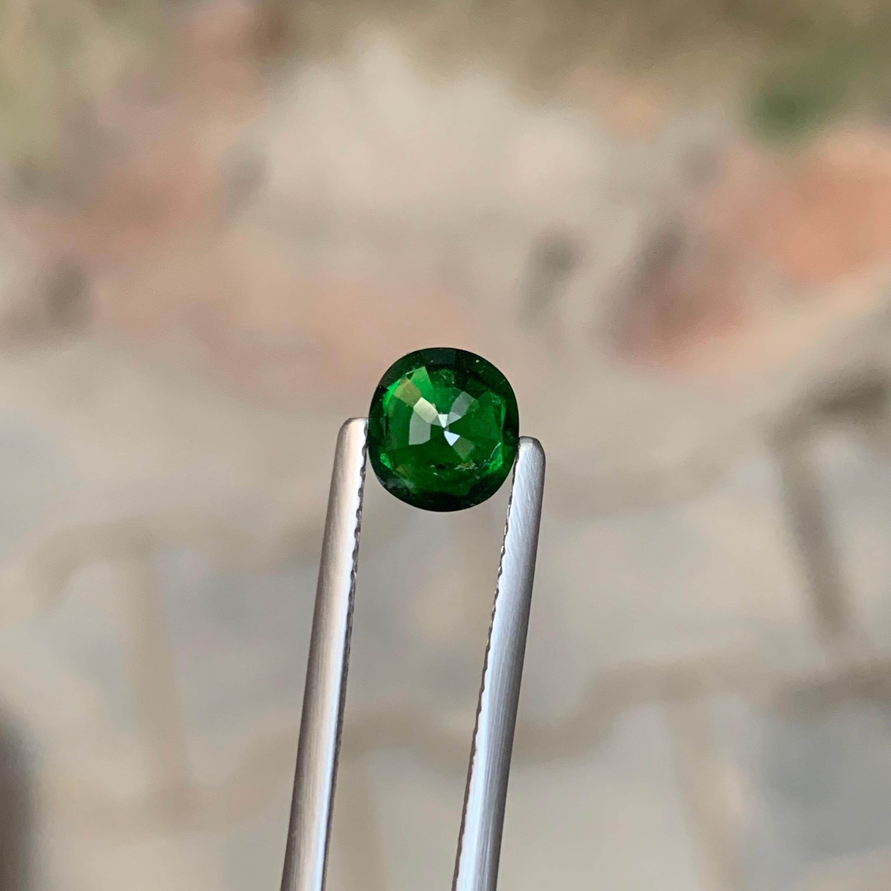 Gemma con taglio a cuscino certificata AIG da 1.17 carati di granato tsavorite naturale sfuso In condizioni Nuovo in vendita a Peshawar, PK