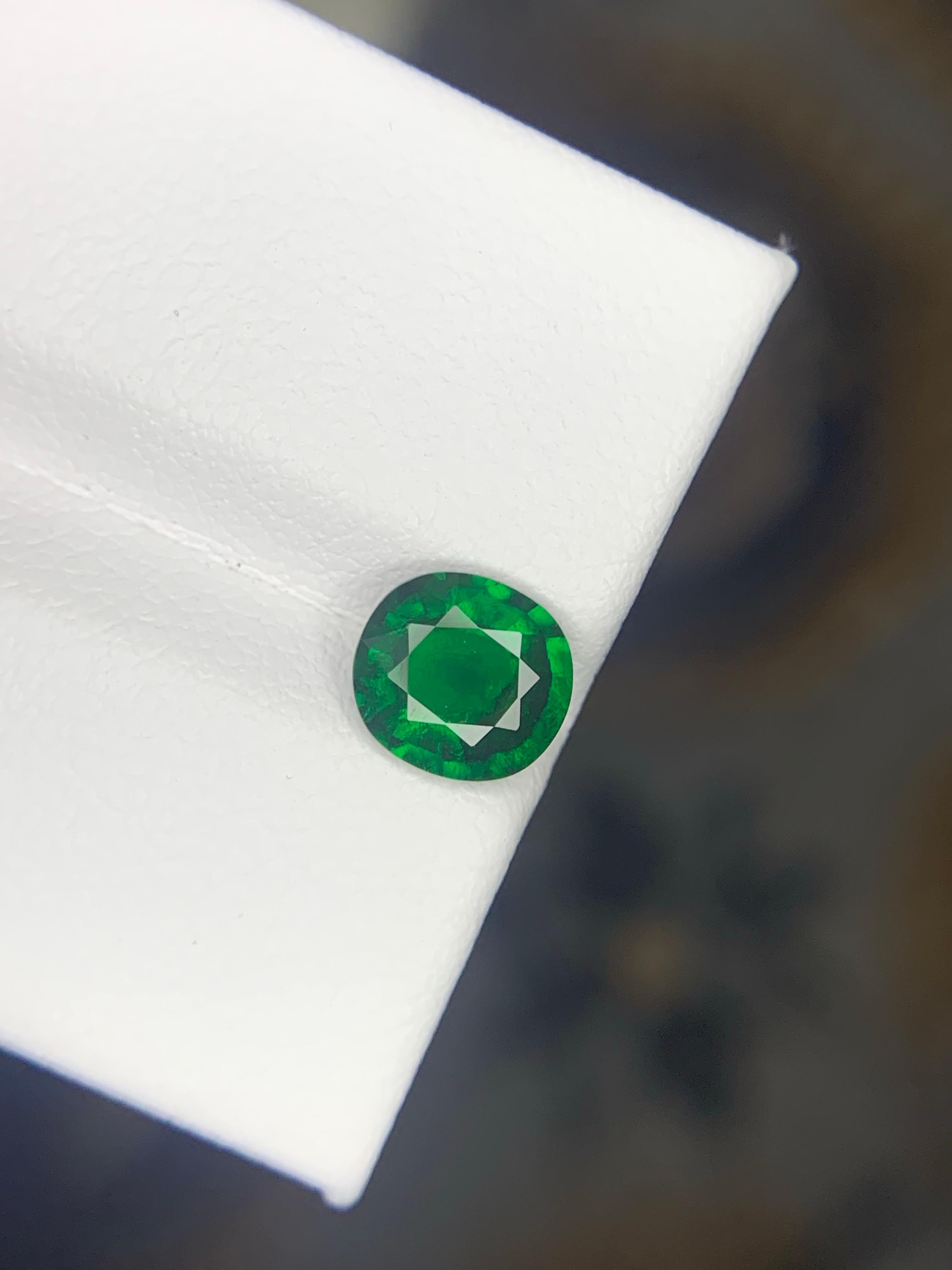 Gemma con taglio a cuscino certificata AIG da 1.17 carati di granato tsavorite naturale sfuso in vendita 3