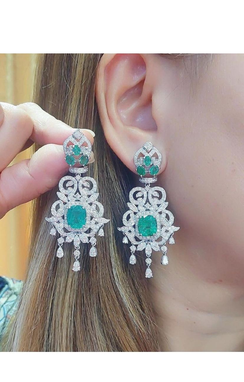 AIG Certified 11.70 Ct Zambian Emeralds 7.90 Ct Diamonds 18k Gold Earrings For Sale 1