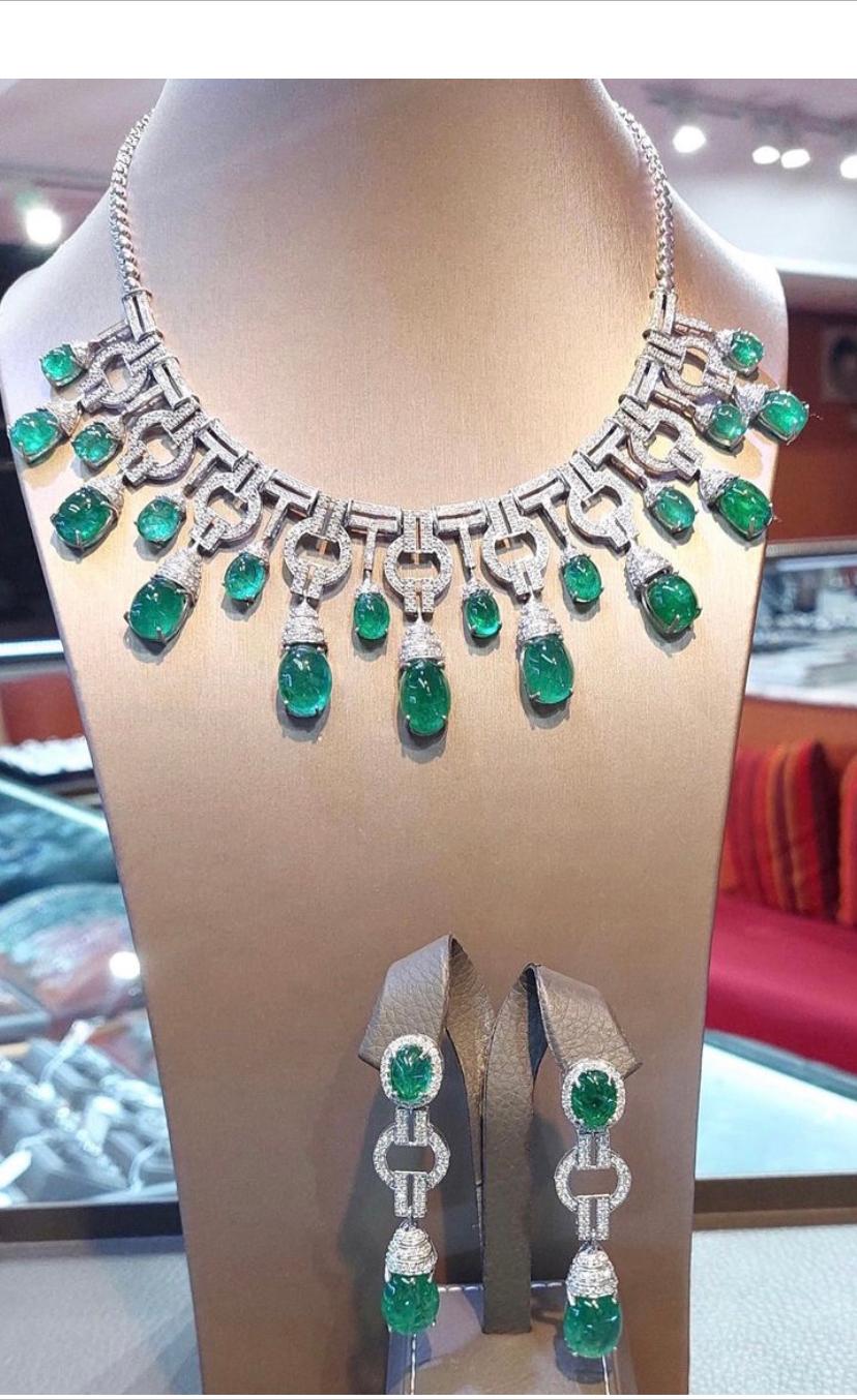 AIG Certified 118.61 Ct Zambian Emeralds  10.48 Ct  Diamonds 18k Gold Necklace  For Sale 7