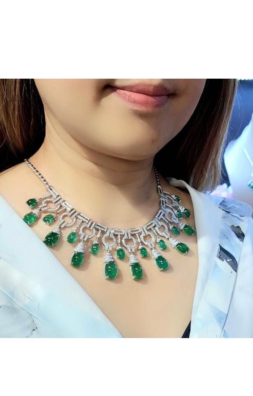AIG Certified 118.61 Ct Zambian Emeralds  10.48 Ct  Diamonds 18k Gold Necklace  For Sale 9