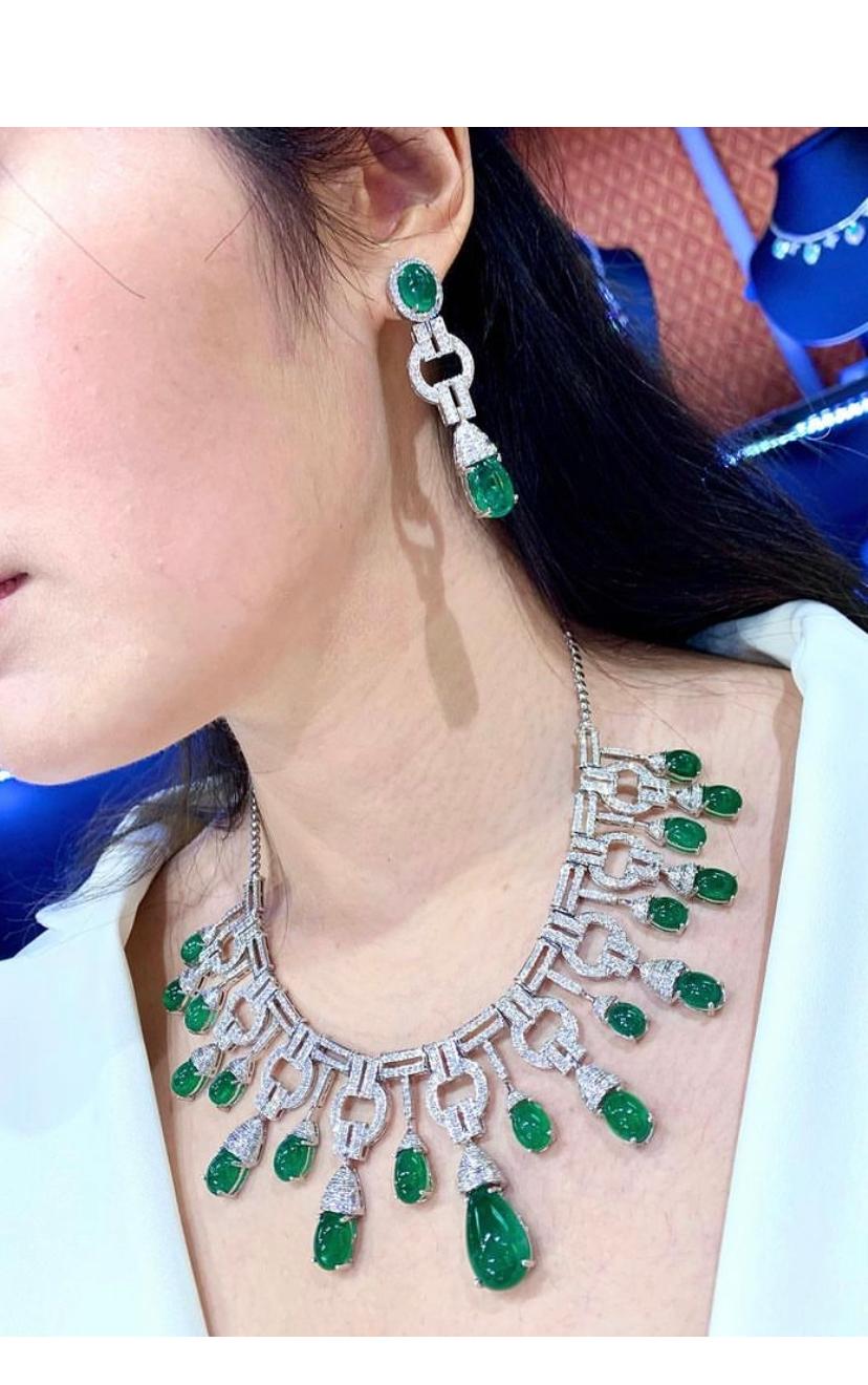 AIG-zertifizierte 118.61 Karat sambische Smaragde  10,48 Ct  Diamanten 18k Gold Halskette  im Angebot 10