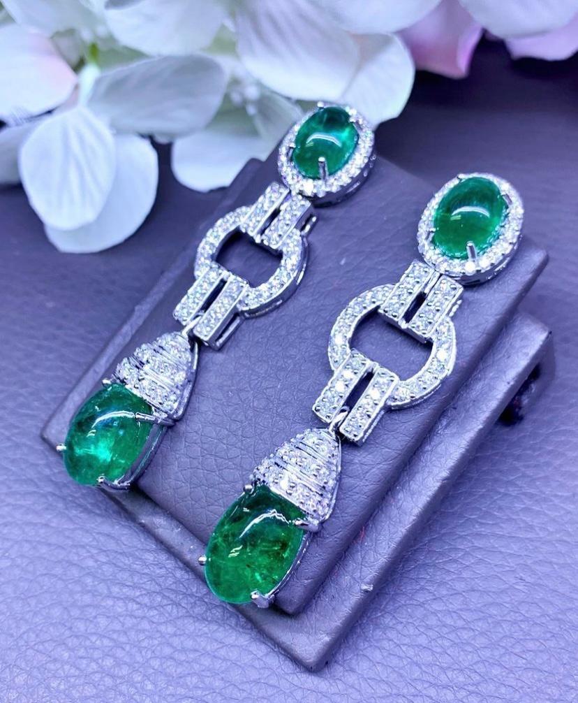 AIG Certified 118.61 Ct Zambian Emeralds  10.48 Ct  Diamonds 18k Gold Necklace  In New Condition For Sale In Massafra, IT