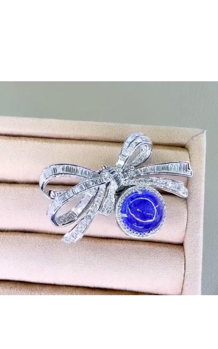 Taille cabochon Bague/pendentif en or 18 carats avec tanzanite certifiée AIG de 12,00 carats et diamants de 4,20 carats en vente