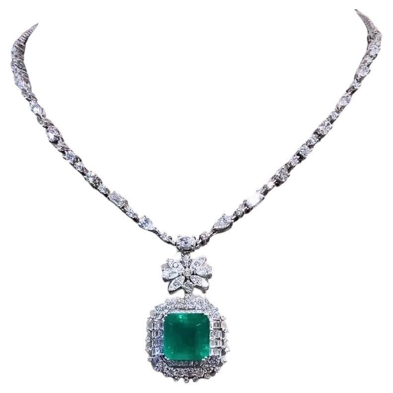 AIG Certified 12.00 Carat Zambian  10.00 Carats Diamonds 18K Gold Necklace For Sale