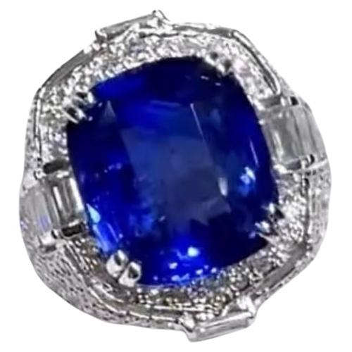AIG Certified 12.00 Carats Finest Ceylon Sapphire 3.80 Ct Diamonds 18K Gold Ring
