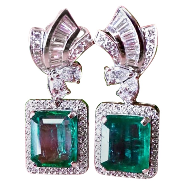 Orecchini in oro 18k con smeraldi dello Zambia certificati AIG da 12,00 carati e 2,60 carati di diamanti