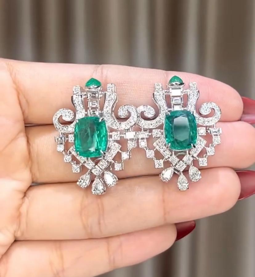 AIG zertifiziert 12,00 Karat sambische Smaragde 3,40 Karat Diamanten 18K Gold Ohrringe im Angebot 13