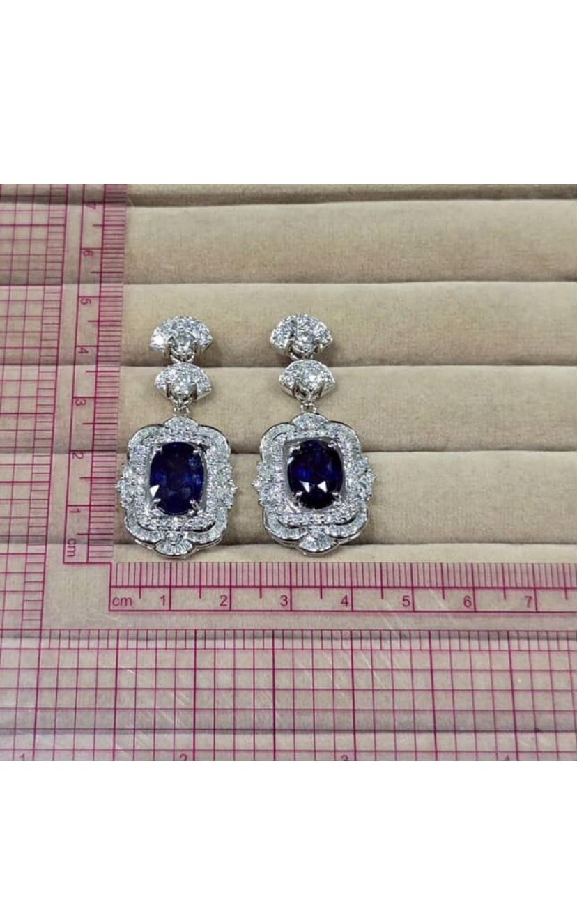 Boucles d'oreilles en or 18 carats certifiées AIG 12,00 ct saphirs de Ceylan 4,90 ct diamants Pour femmes en vente