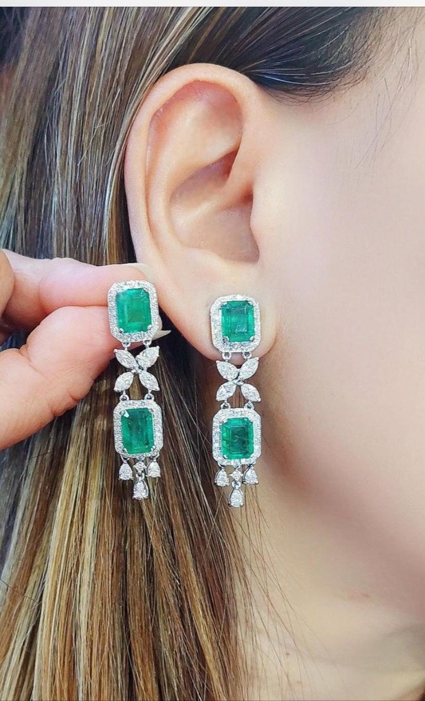 Certifié par l'AIG  12.00 Ct Emeraudes de Zambie  Boucles d'oreilles en or 18K avec 3,00 ct de diamants en vente 1