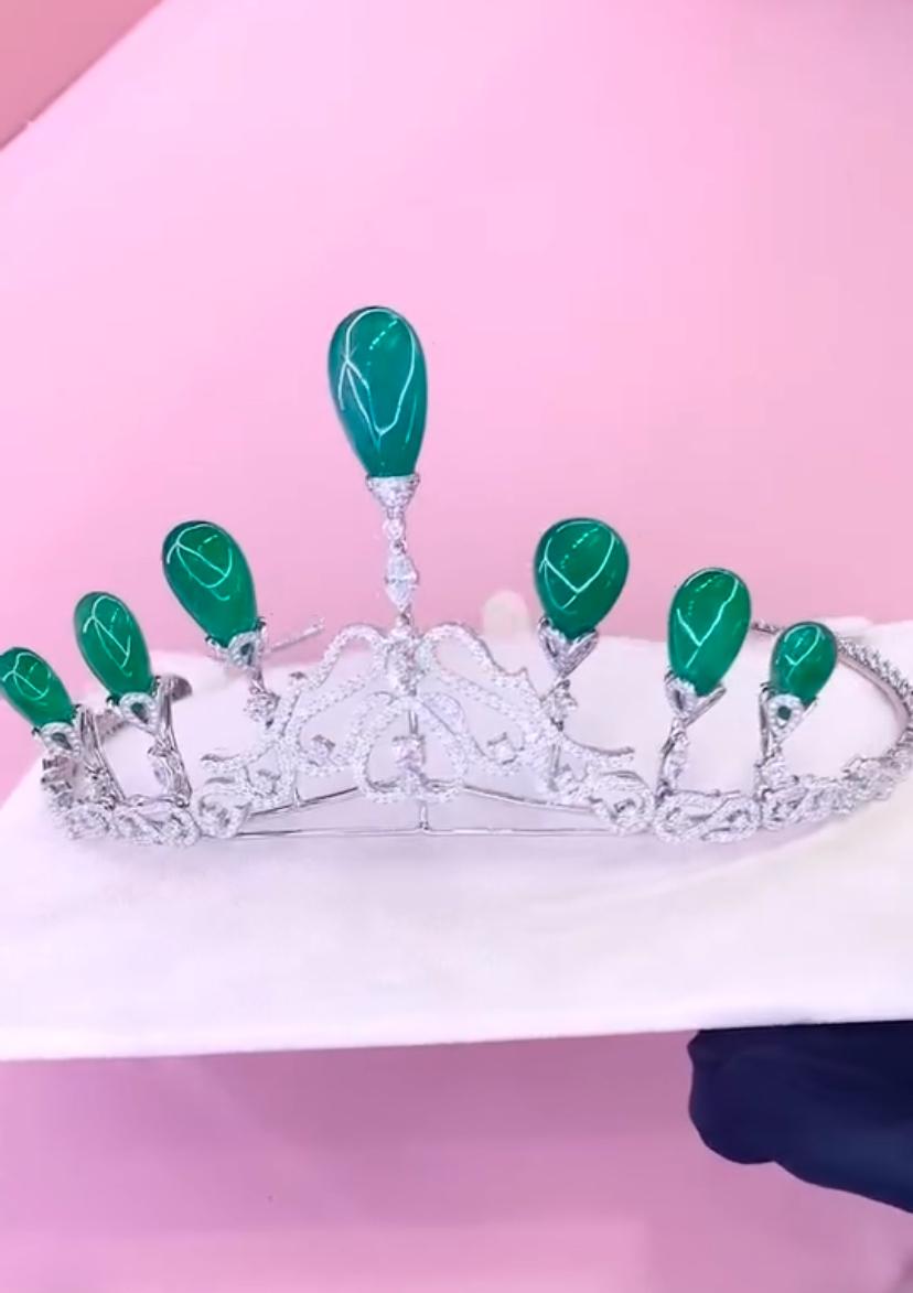 Cabochon AIG Certified 120.00 Carat Zambian Emerald 12.80 Carat Diamonds 18K Gold Tiara For Sale