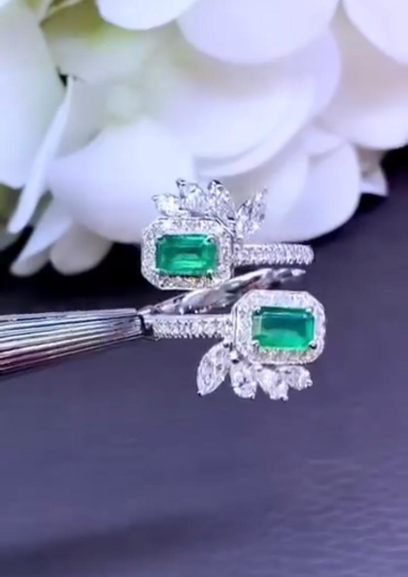 Women's AIG Certified 1.21 Ct Zambian Emeralds 1.15 Ct Diamonds 18k Gold Ring For Sale