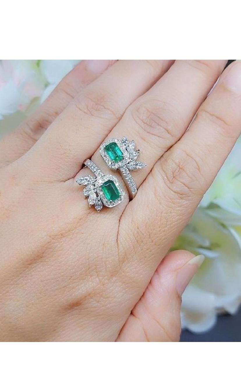 AIG Certified 1.21 Ct Zambian Emeralds 1.15 Ct Diamonds 18k Gold Ring For Sale 4