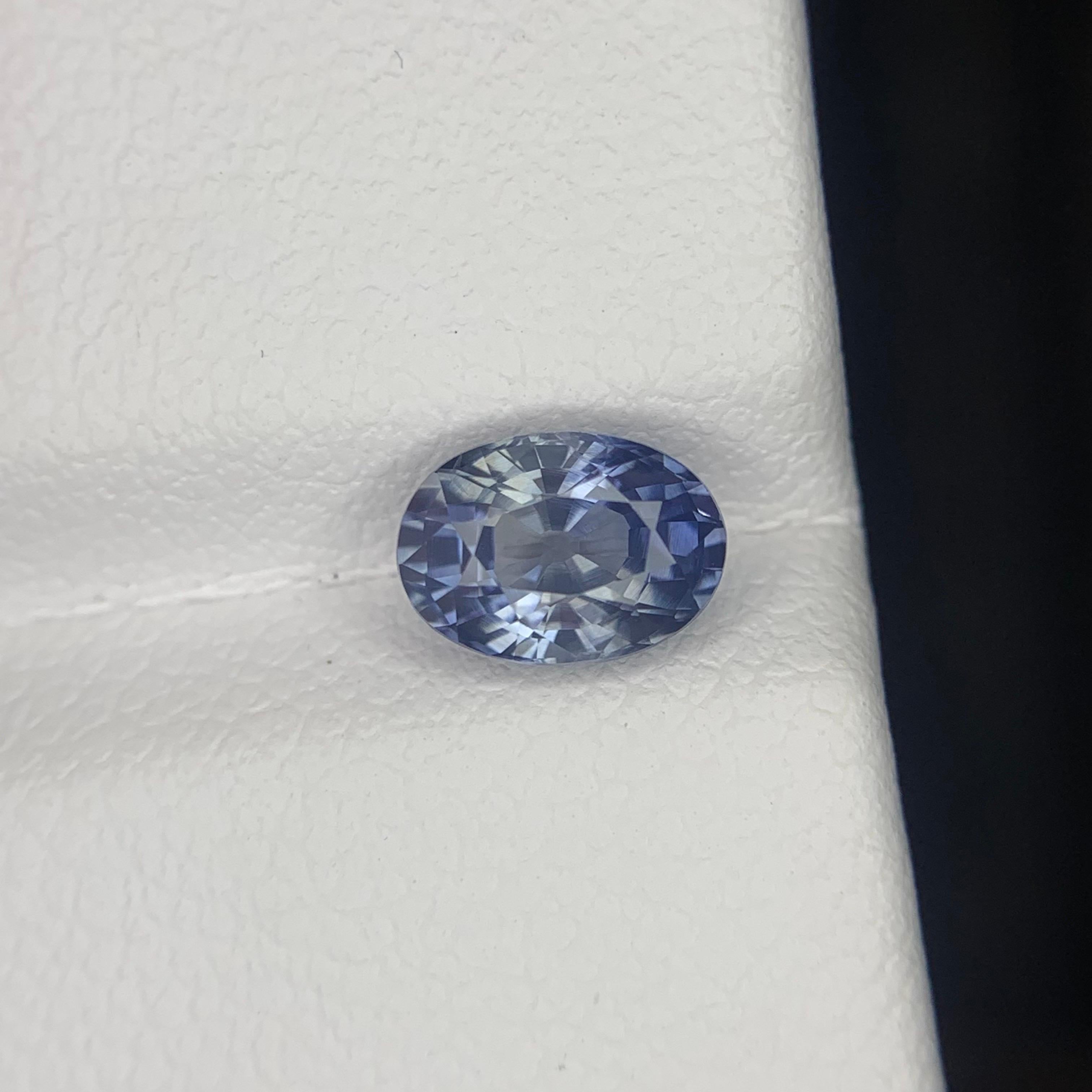 Gemma di forma ovale di zaffiro sciolto naturale del Madagascar certificata AIG da 1,23 carati in vendita 9