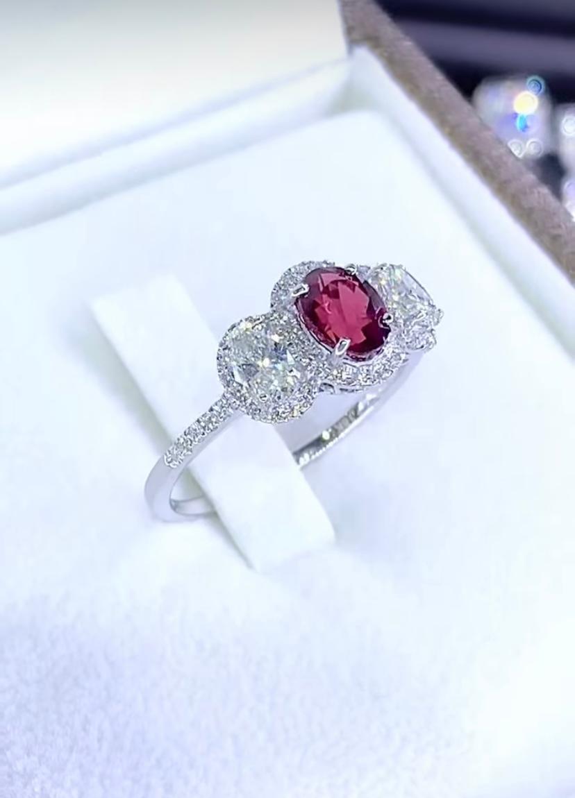 Anillo de oro de 18 quilates con diamantes de rubí siamés certificado por AIG de 1,23 quilates Corte oval en venta