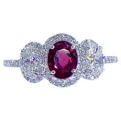Anillo de oro de 18 quilates con diamantes de rubí siamés certificado por AIG de 1,23 quilates