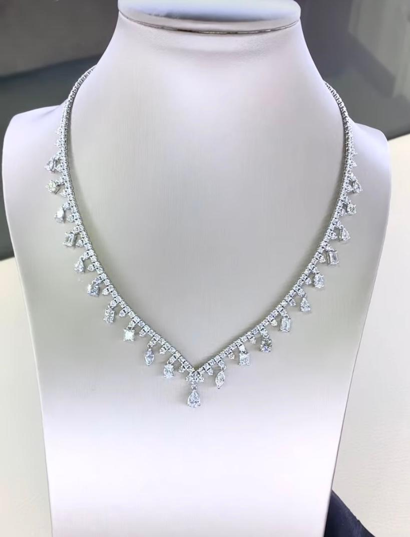 Women's AIG Certified 12.30 Carat Diamonds 18K Gold Necklace For Sale