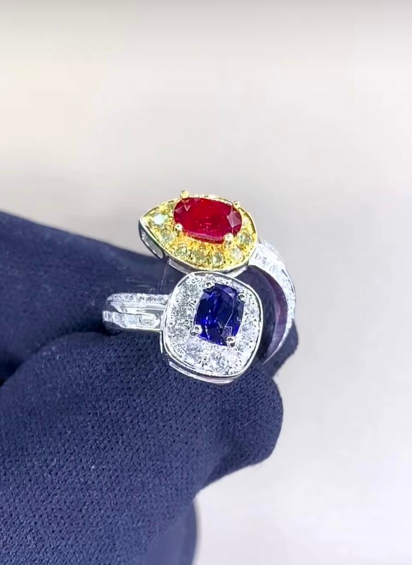 Mixed Cut AIG Certified 1.30 Ct Diamonds  1.25 Ct No heated Ruby 1.15 Ct Sapphire Ring For Sale