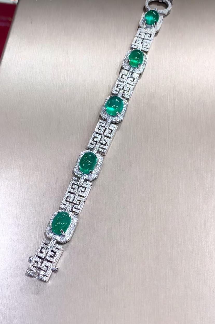 AIG Certified 13.00 Carat Zambian Emeralds  2.50 Ct Diamonds 18K Gold Bracelet In New Condition For Sale In Massafra, IT