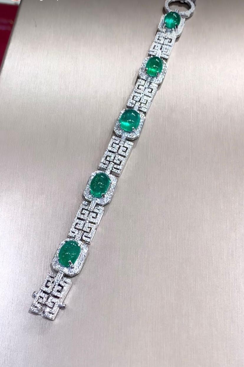 AIG Certified 13.00 Carat Zambian Emeralds  2.50 Ct Diamonds 18K Gold Bracelet For Sale 1