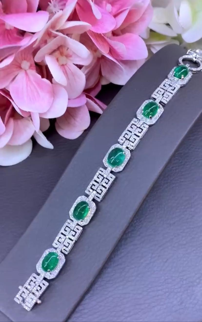 AIG Certified 13.00 Carat Zambian Emeralds  2.50 Ct Diamonds 18K Gold Bracelet For Sale 3