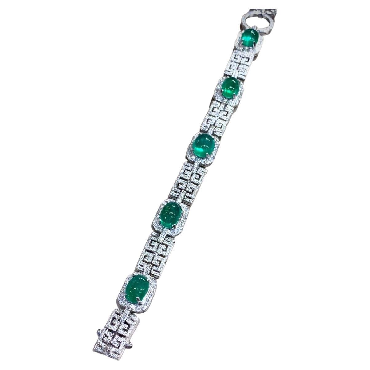AIG Certified 13.00 Carat Zambian Emeralds  2.50 Ct Diamonds 18K Gold Bracelet