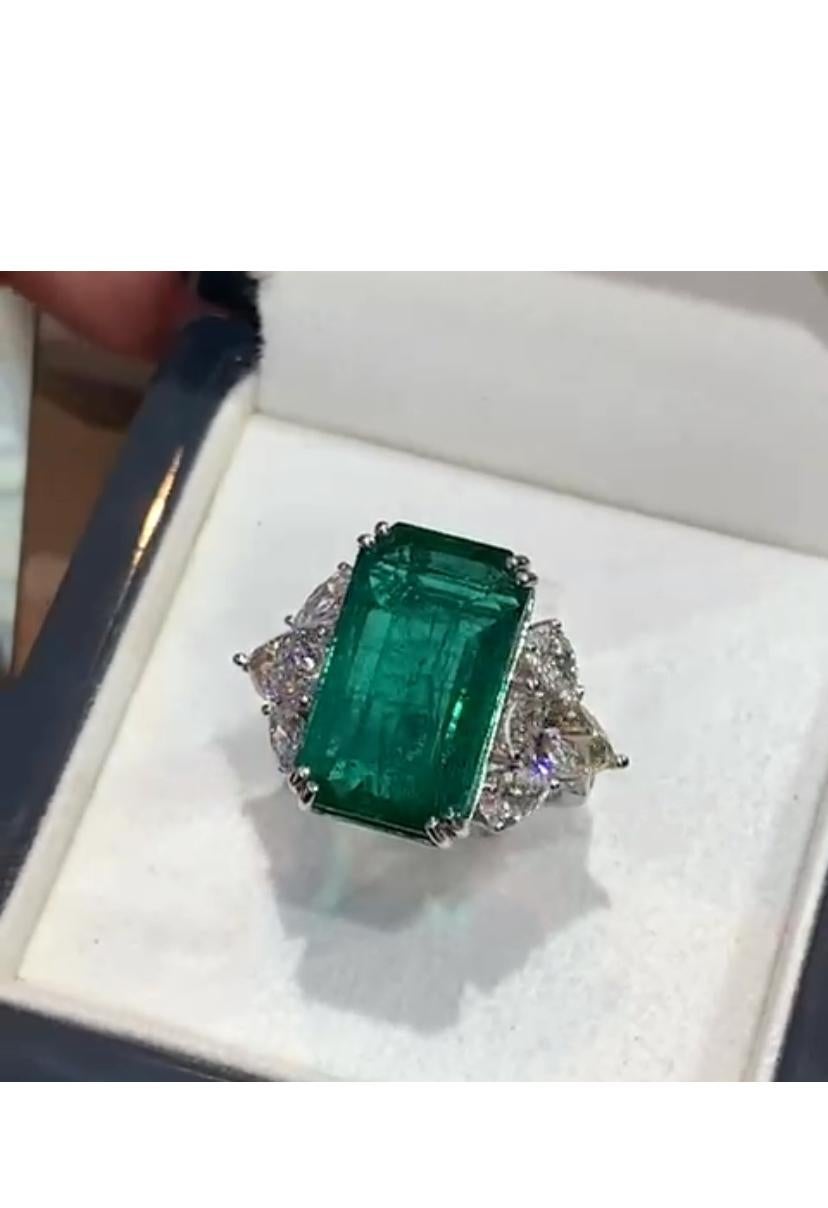 Goldring, IGI-zertifizierter 13,00 Karat sambischer Smaragd, GIA-zertifizierter 2,00 Karat Diamanten im Angebot 5
