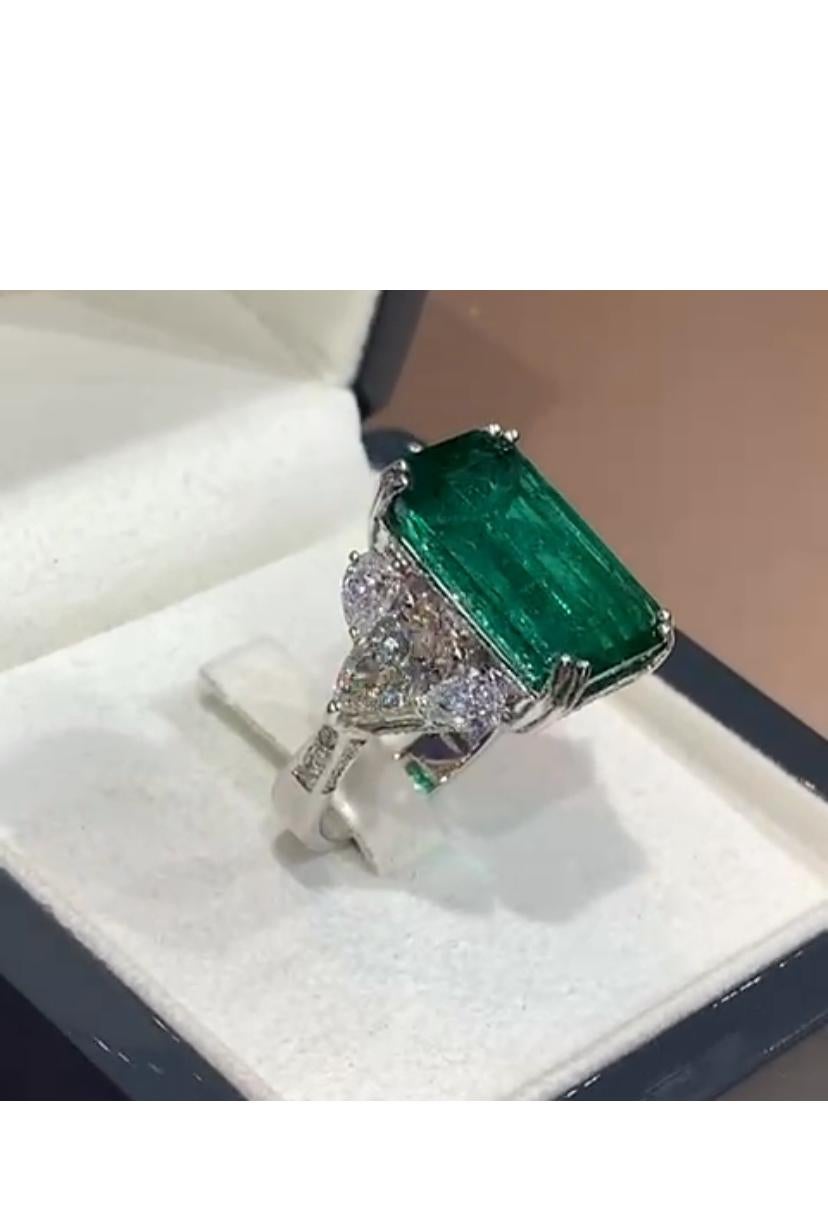 Goldring, IGI-zertifizierter 13,00 Karat sambischer Smaragd, GIA-zertifizierter 2,00 Karat Diamanten im Angebot 4