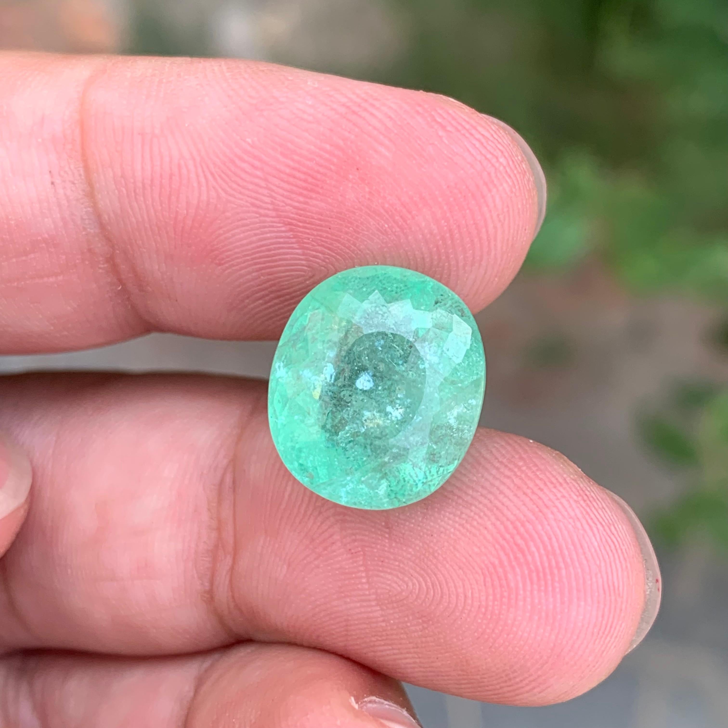 Loser Paraiba-Turmalin 

Gewicht: 13,34 Karat 
Abmessung: 13.74 x 12 x 9.8 Mm 
Farbe : Blau Grün 
Form : Oval 
Herkunft: Mosambik 
Behandlung: Nicht
Zertifikat: AIG-Zertifikat verfügbar 

Der blaugrüne Paraiba-Turmalin ist eine hoch geschätzte
