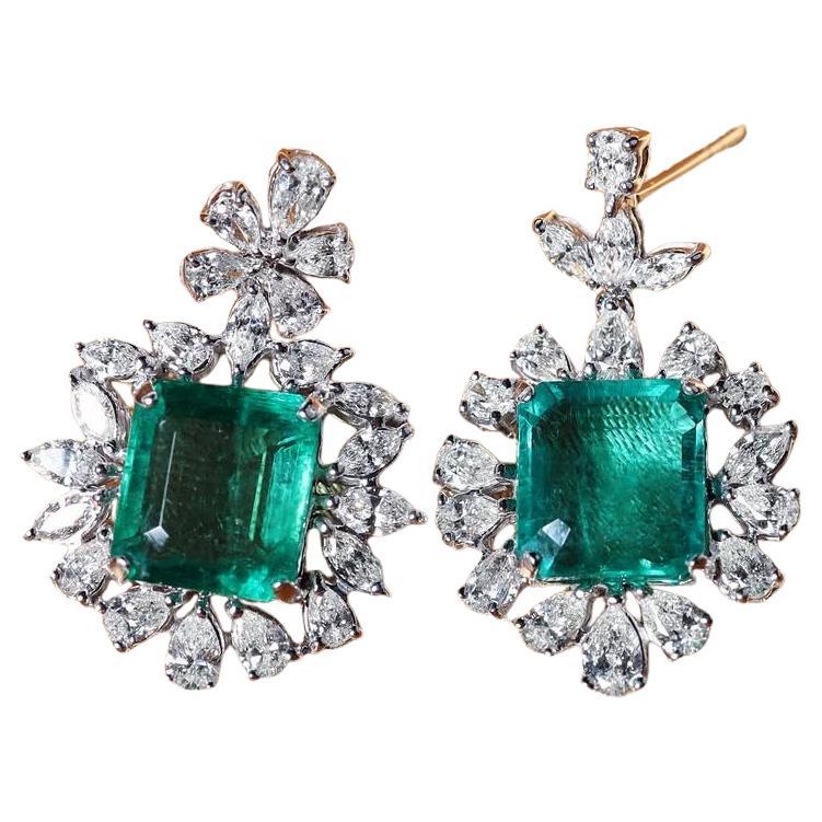 Boucles d'oreilles en or 18k certifiées AIG 14,00 carats d'émeraudes zambiennes 3,70 ct de diamants en vente