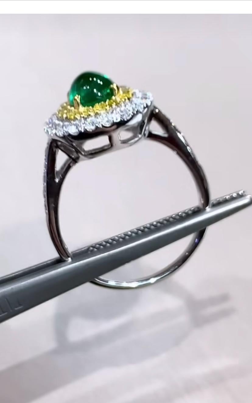 AIG Certified 1.43 Carats Zambian Emerald  1.08 Ct Diamonds 18K Gold Ring  In New Condition For Sale In Massafra, IT