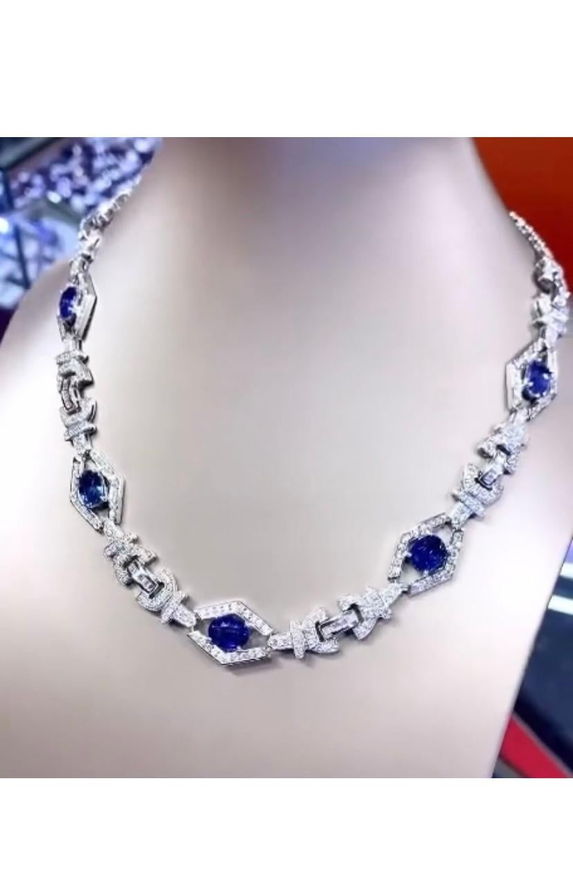 The most beautiful Sapphires color we can see! Incredibile Art Deco intricate design , is the stunning impact of high jewelry ,just wonderful.
The blue Sapphires are clustered with dazzling diamonds, creating a radiant display reminiscent of the