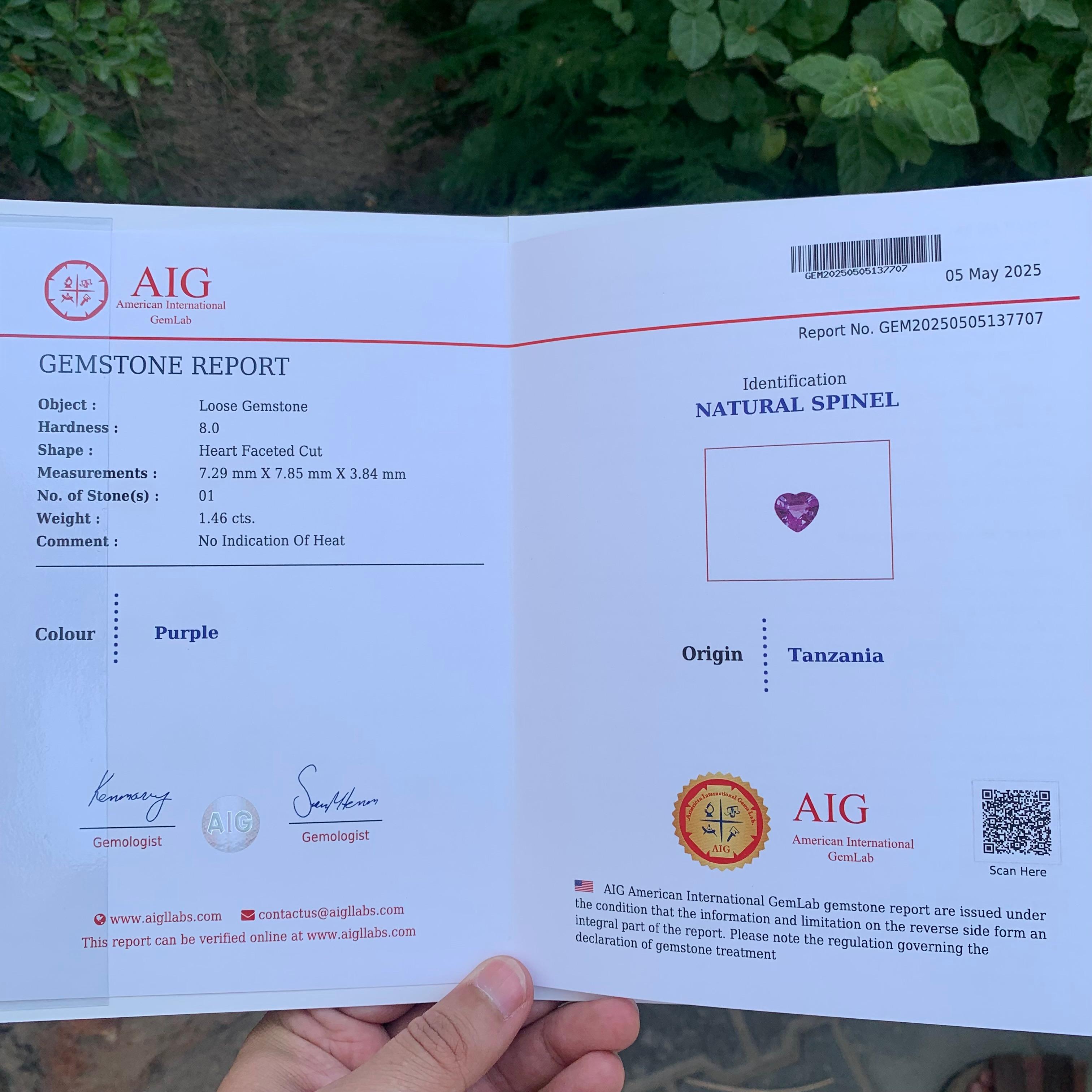 Gema espinela púrpura suelta natural certificada AIG de 1,46 quilates procedente de Tanzania en venta 4