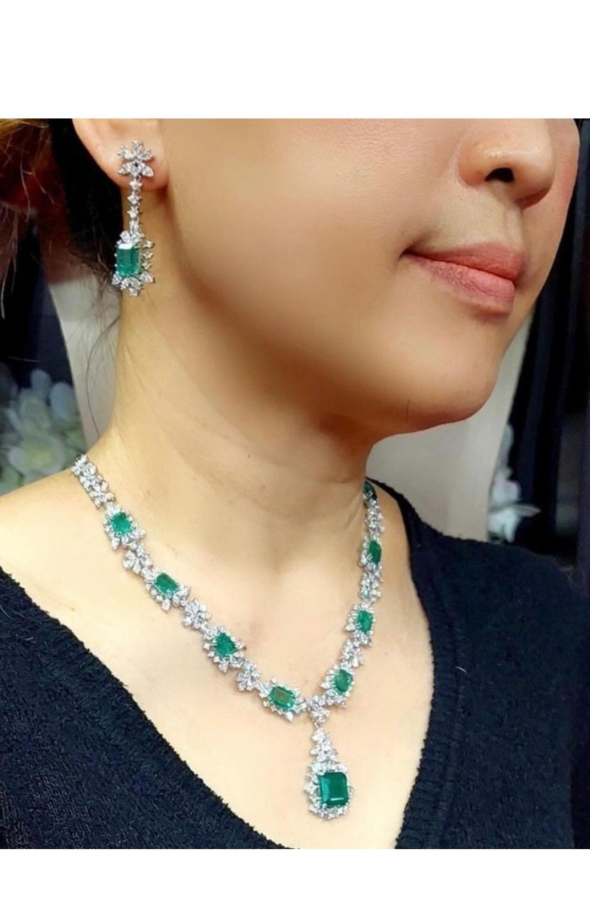 AIG Certified 14.72 Carat Zambian Emeralds  14.01 Ct Diamonds 18K Gold Necklace  For Sale 1