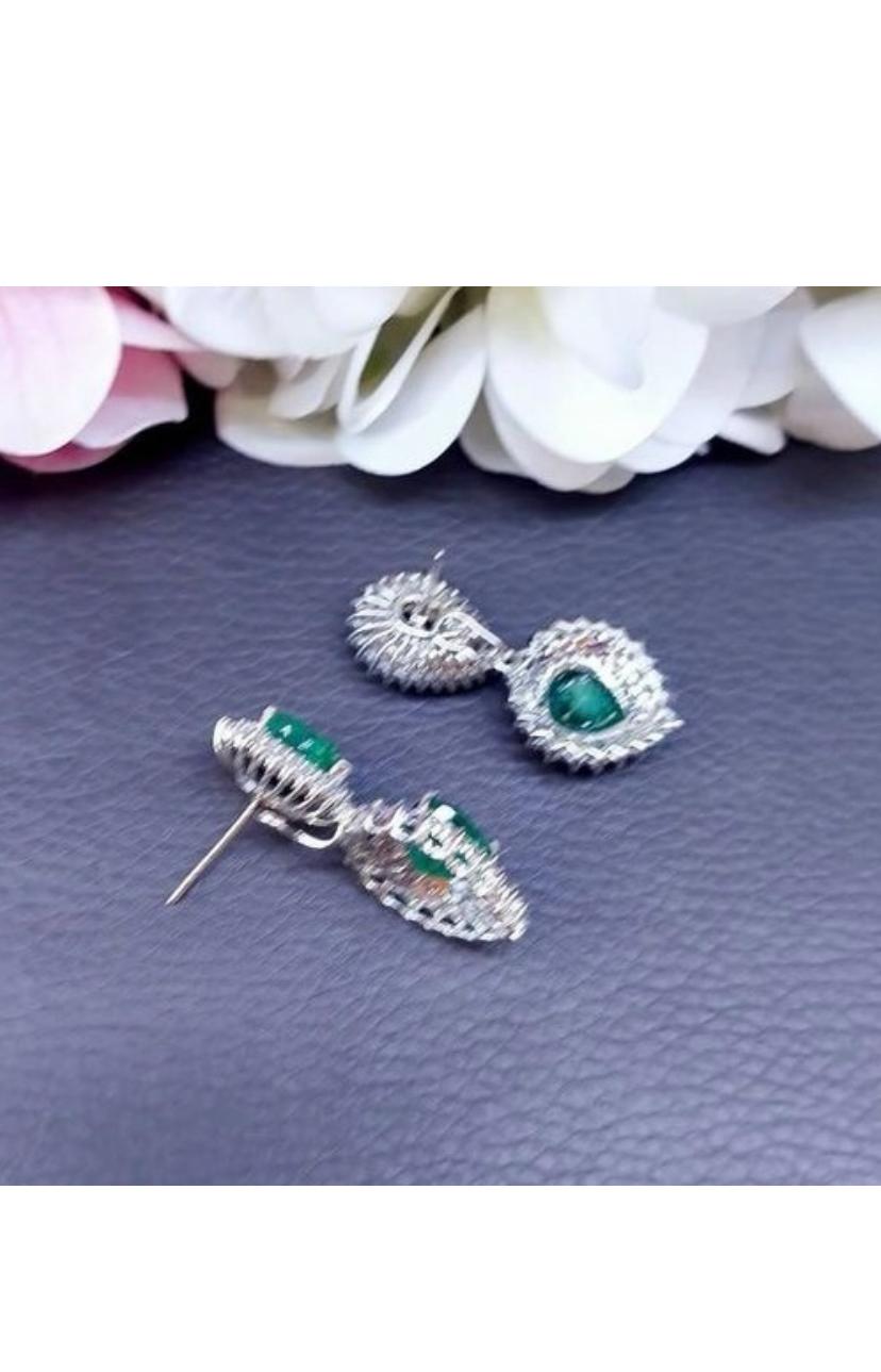 Smeraldi dello Zambia certificati AIG da 14.90 carati  Orecchini con diamanti da 3,90 carati in oro 18k in vendita 5
