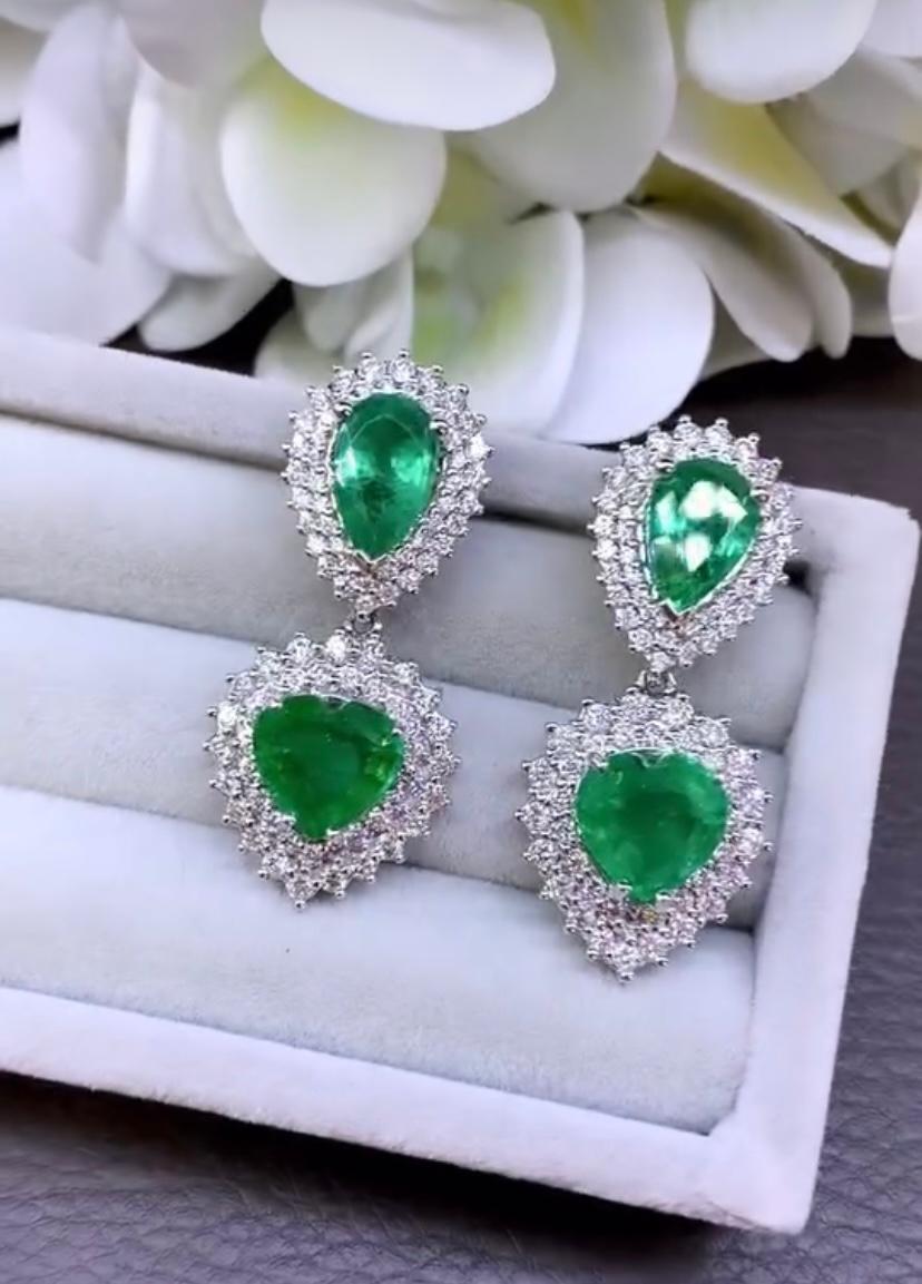 Taglio misto Smeraldi dello Zambia certificati AIG da 14.90 carati  Orecchini con diamanti da 3,90 carati in oro 18k in vendita