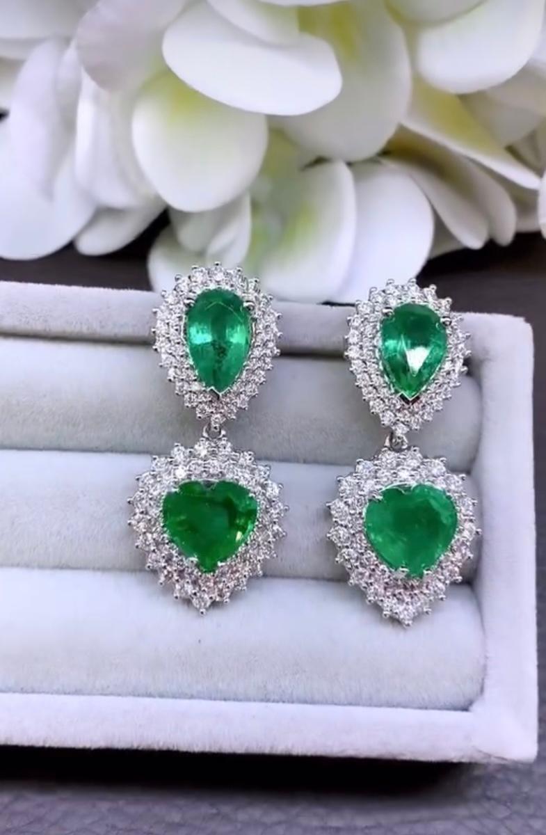 Smeraldi dello Zambia certificati AIG da 14.90 carati  Orecchini con diamanti da 3,90 carati in oro 18k in vendita 2