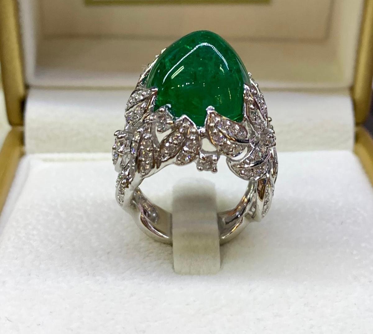 AIG Certified 15.00 Carats Natural Zambian Emeralds  Diamonds 18k Gold Ring For Sale 7
