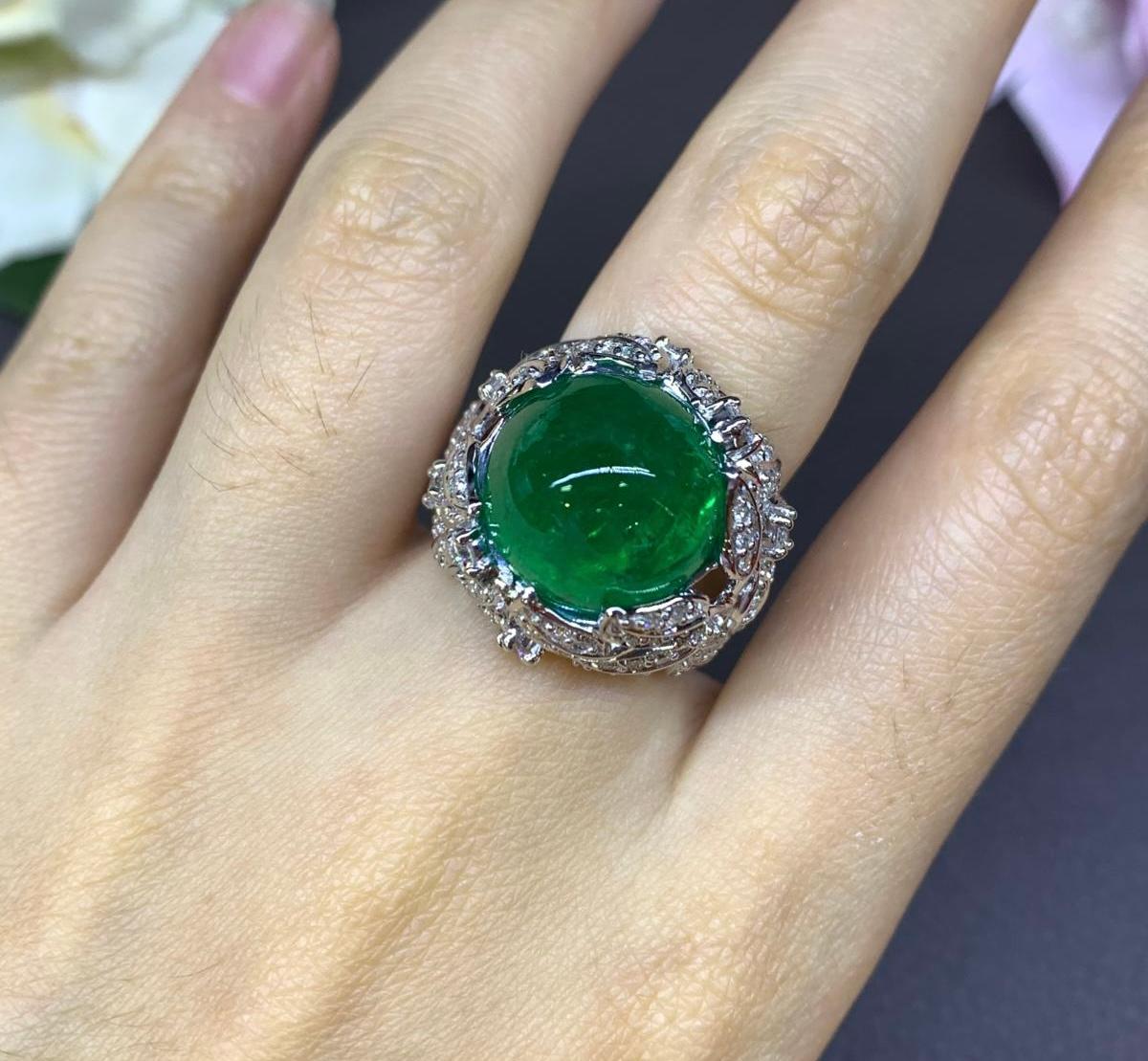 AIG Certified 15.00 Carats Natural Zambian Emeralds  Diamonds 18k Gold Ring For Sale 13
