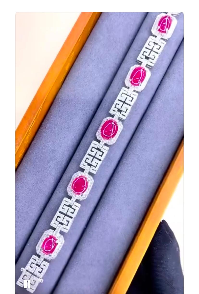AIG Certified 15.00 Ct Burma Rubies 2.40 Ct Diamonds 18K Gold Bracelet In New Condition For Sale In Massafra, IT