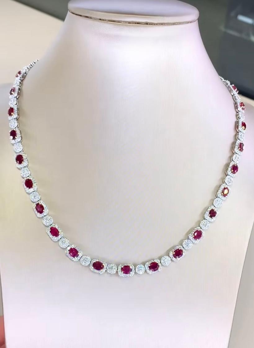 Oval Cut AIG Certified 15.00 Ct Siamese Rubies 5.00 Ct Diamonds 18K Gold Necklace For Sale