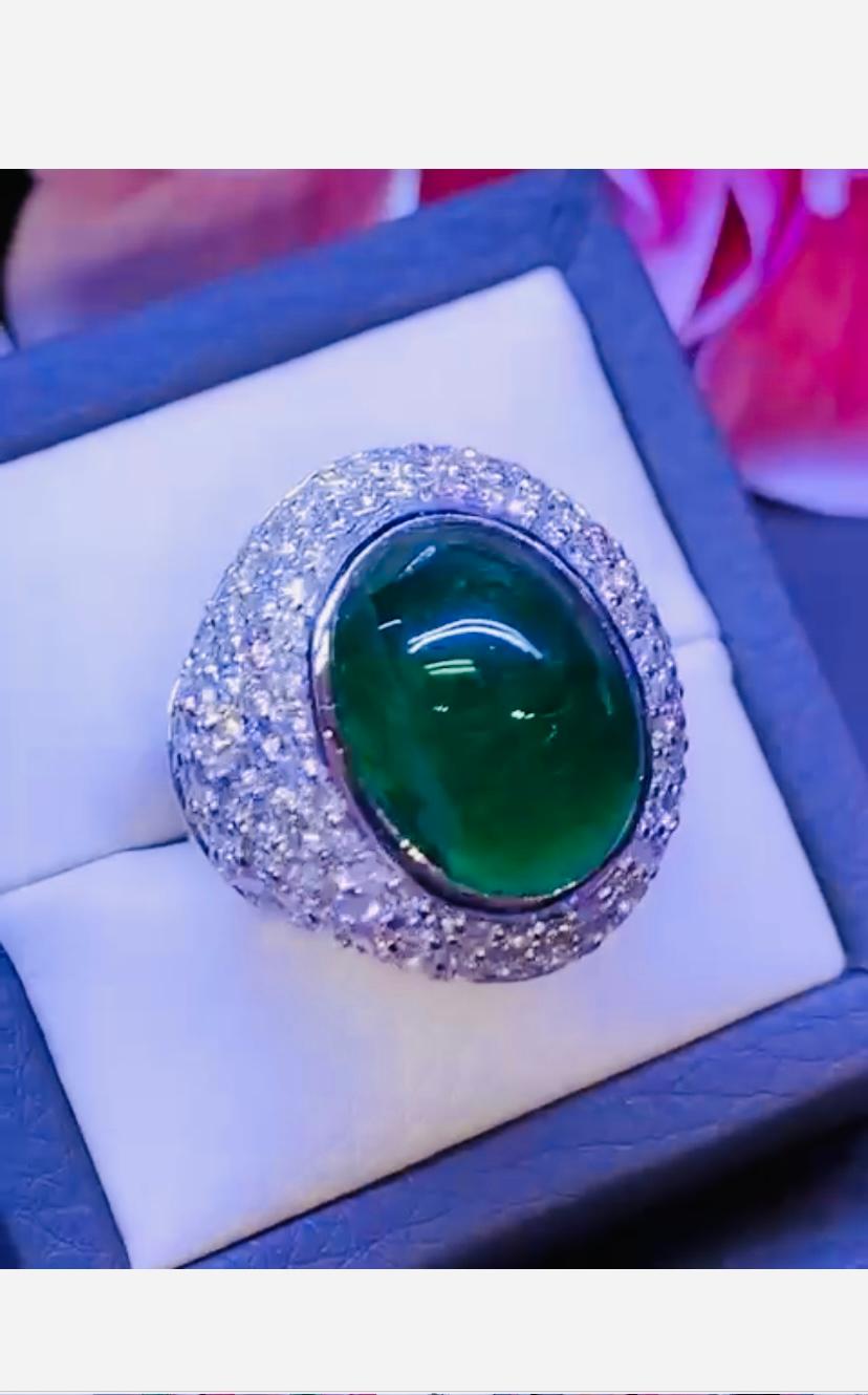 AIG Certified 15.01 Carats Zambian Emerald   4.60 Ct Diamonds 18K Gold Ring  In New Condition For Sale In Massafra, IT